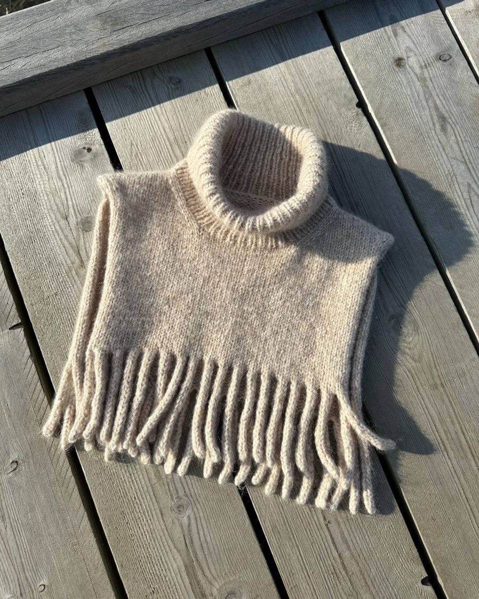 Nora Neck fra PetiteKnit oppskrift