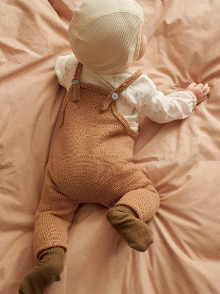 Hovedbilde 2413-7 Bunny Pants til baby fra Sandnes garn