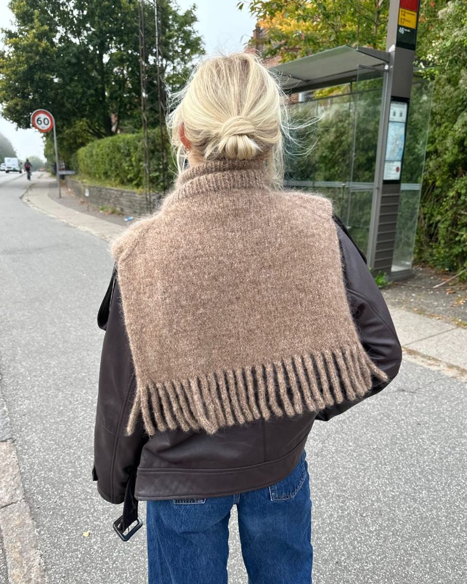 Nora Neck fra PetiteKnit oppskrift