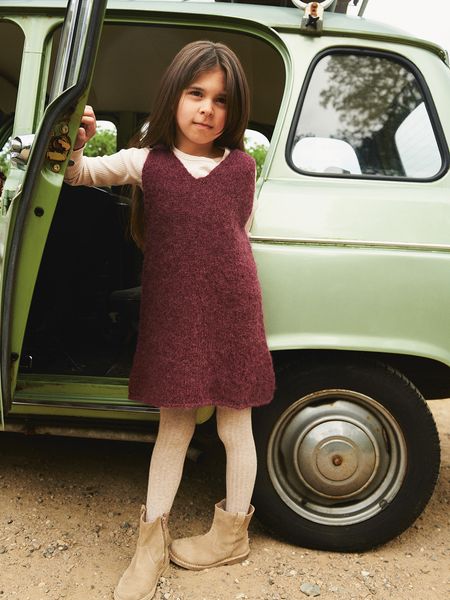 Hovedbilde  2506-1 Meadow Dress Junior oppskrift fra Sandnes garn*