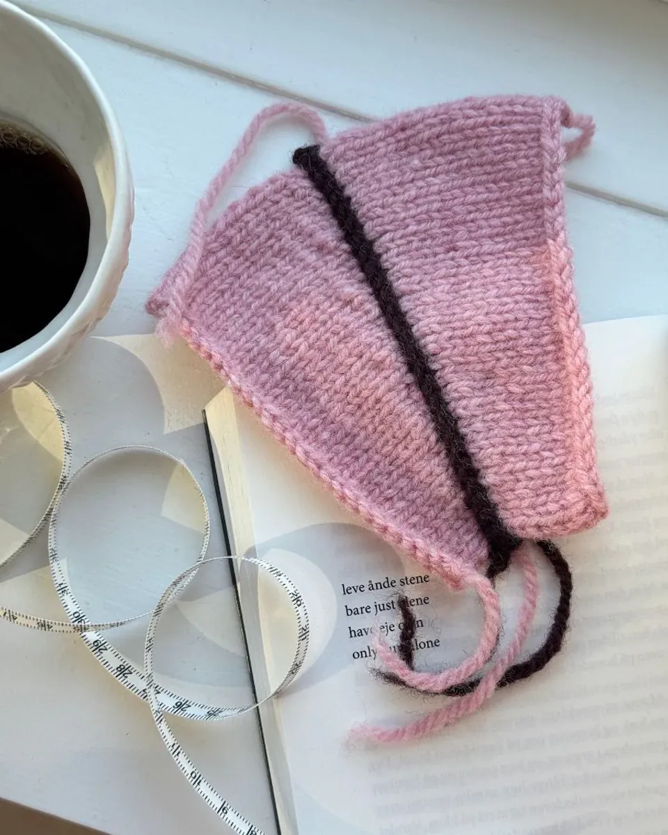 Linea Sweater dame fra PetiteKnit oppskrift