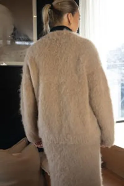 Hovedbilde Gratis oppskrift - Brush Cardigan i Fnugg in Florence fra ...